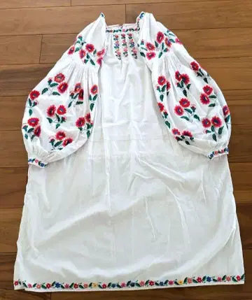 빈티지 우크라이나 자수 원피스 솔로치카 카로차