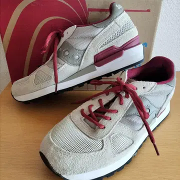 Saucony shadow 24cm 박스 포함