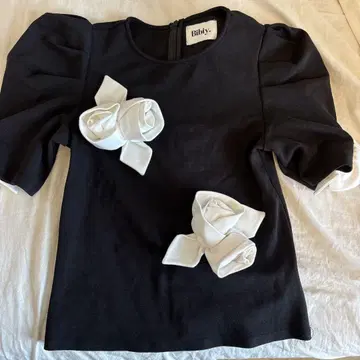 Bibiy ROSETTE TEE black