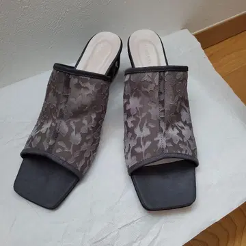 그레이 레이스 오픈토 샌들 중간 힐 사이즈 LL