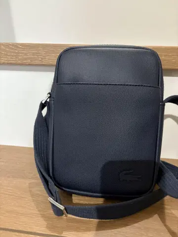 Lacoste 네이비 숄더백
