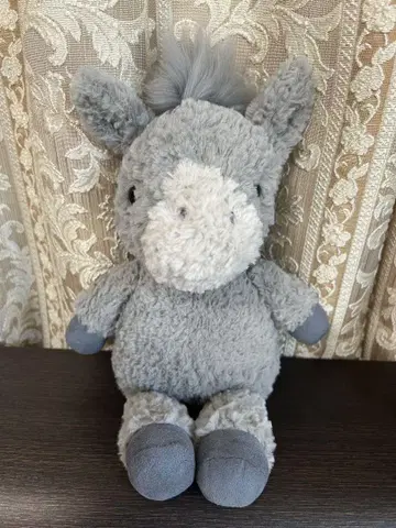 Jellycat 로바