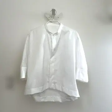 투모로우랜드 MACPHEE 코튼 브로드 크롭 셔츠