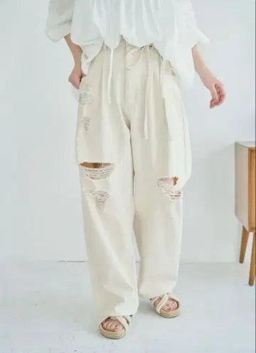 움 리본 벨트 데미지 데님 화이트 허벅지타