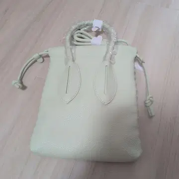 ADDCULUMN 라이트 그린 가죽 숄더백