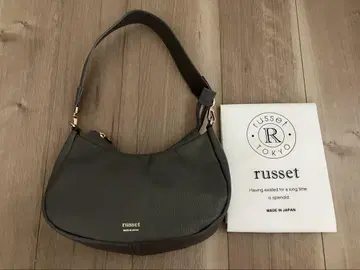 russet 러셋 하프문 숄더