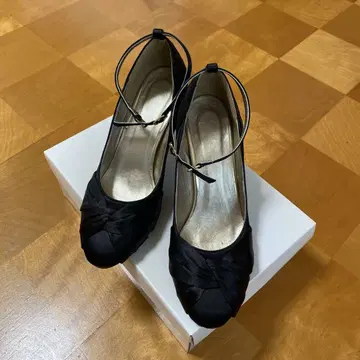 결혼식 경사용 힐 23.5~24.5cm (박스 포함)