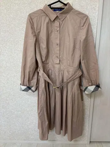 베이지 셔츠 원피스 긴팔 허리 벨트 포함