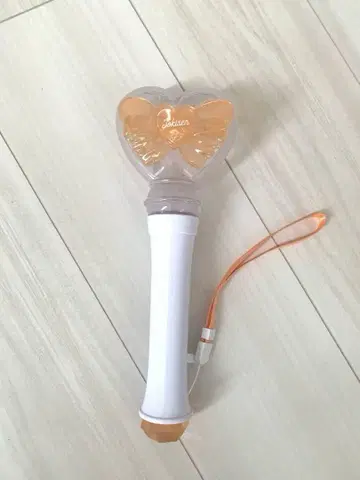 나비형 응원봉 오렌지와 화이트