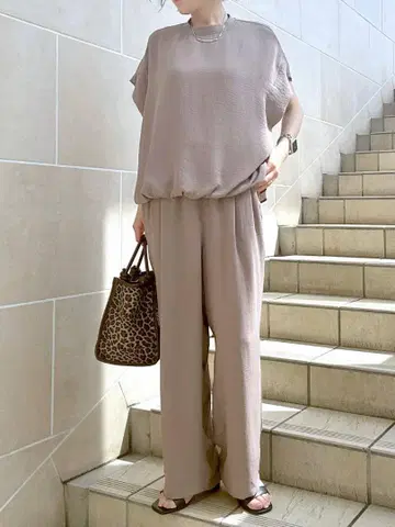 베이지 경량 소재 셋업