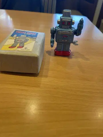 태엽식 로봇 완구 박스 포함 tintoy robot wind-up