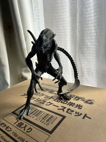 에이리언 피규어