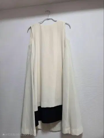 Replate 아이보리 슬리브리스 무릎 기장 원피스