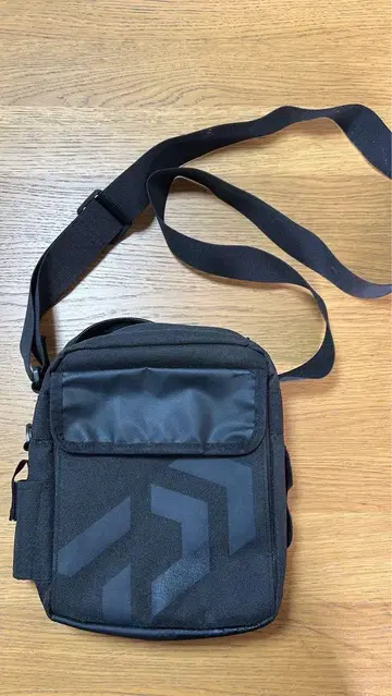 DAIWA 낚시용 가방 블랙 심플한 디자인