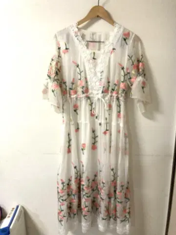새상품급 cawaii 꽃무늬 자수 원피스