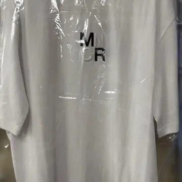 MNCR 화이트 T셔츠 공식