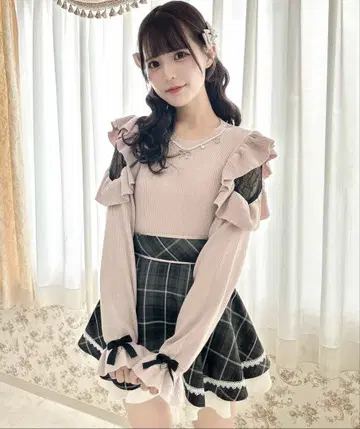 ROJITA 목걸이 포함 어깨 볼륨 프릴 니트탑 핑크