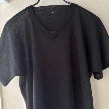 새상품급 Y's 비침이 있는 블랙 V넥 반팔 티셔츠