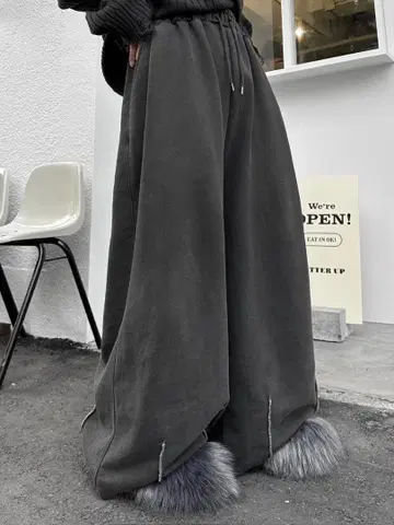 [ LUV CODE ] pigment sweat wide pants 차콜