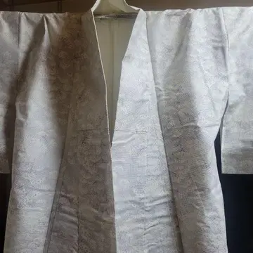 기모노, 화이트 오시마, 교육용 실 포함