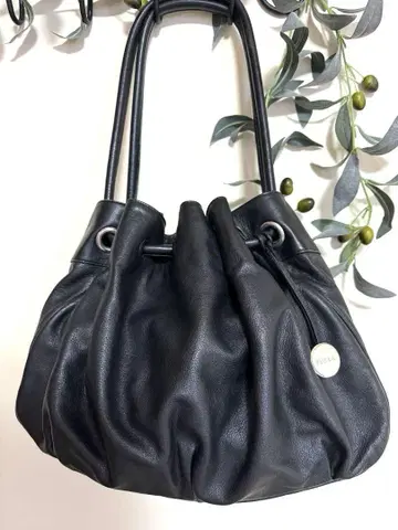 훌라 블랙 가죽 드로우 스트링 숄더백