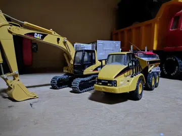 CAT 320C 굴착기 CAT725 덤프트럭 세트