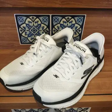 SKECHERS 맥스 쿠셔닝 프리미어 2.0 25cm 상위 모델
