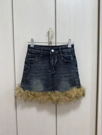 퍼 달린 데님 미니 스커트