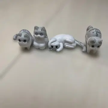 고양이 피규어 4개 세트