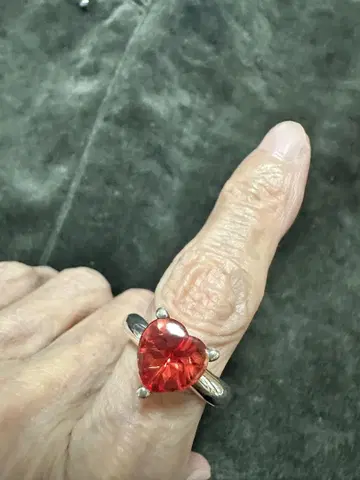 빨간색 하트형 레드 스피넬 계열 반지
