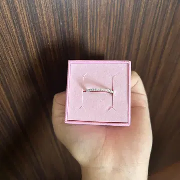 SWAROVSKI 스와로브스키 크리스탈 스톤 아치형 반지