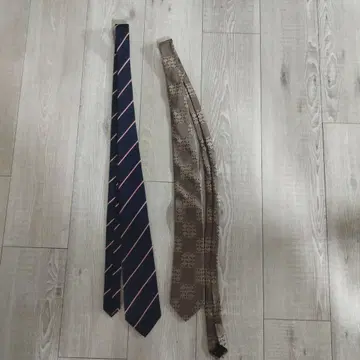 UNIQLO & Casper John 넥타이 2개 세트