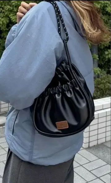 PU 파라코트 개더 미니 숄더백