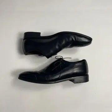 2000s archive design leather shoes