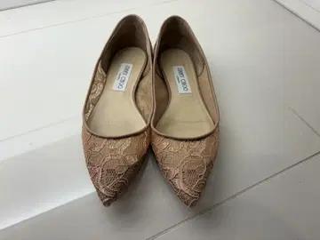 선착순! 잡지에 게재된 Jimmy choo 레이스 플랫슈즈