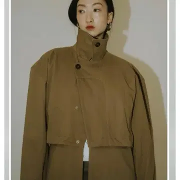 가격 인하했습니다. 크누스머프 트렌치코트 베이지