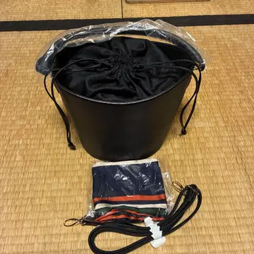 새상품! 여성용 양동이형 숄더백, 스카프 포함