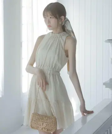 rienda 홀터넥 개더 미니 플레어 원피스