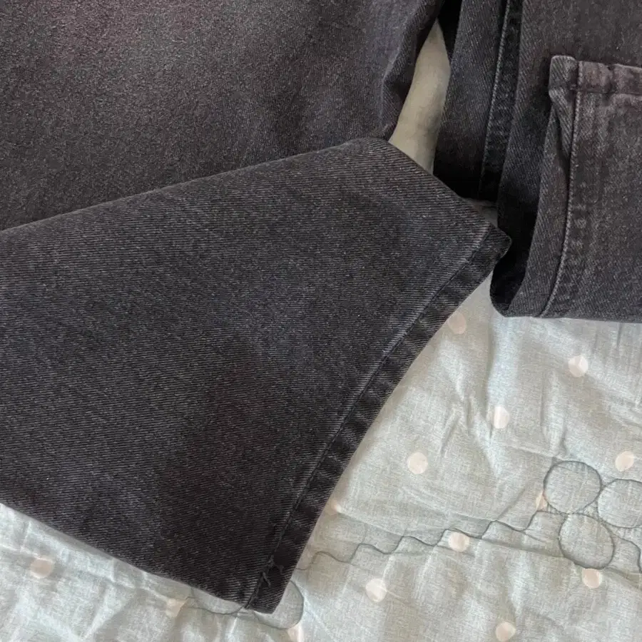 Labros Cat Brush Baggy Jin Medium Black Blue on Bunjang Global Site.