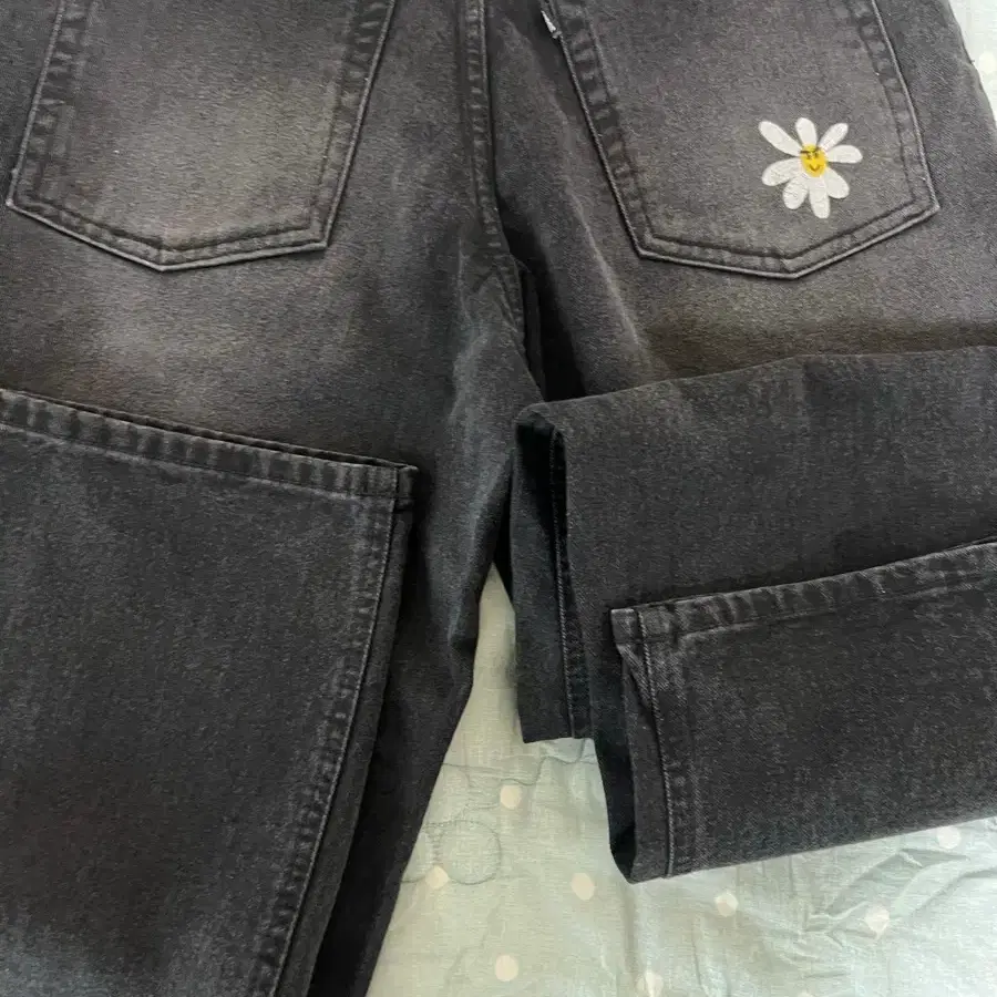 Labros Cat Brush Baggy Jin Medium Black Blue on Bunjang Global Site.