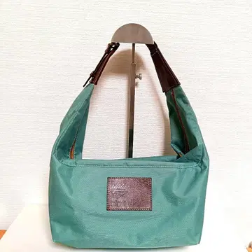 가죽 패치 부착 UPLA 그린 계열 지고뉴 보트형 2way 백