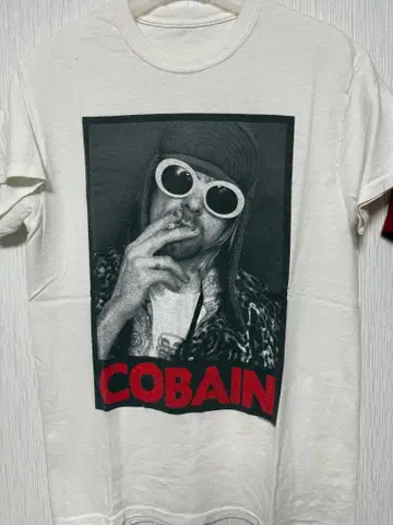커트 코베인 프린트 T셔츠 화이트 너바나