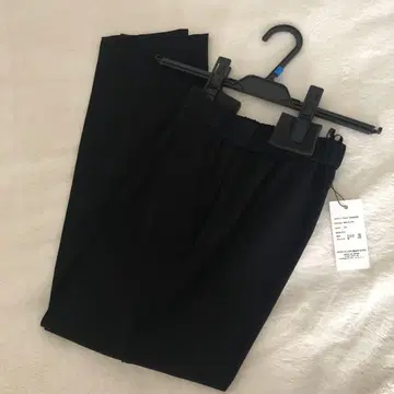 yori 핀턱 스트레치 팬츠 YR22-23085SM 블랙 사이즈34