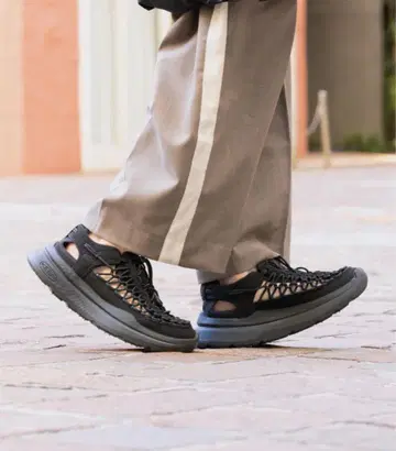 KEEN UNEEK WK 킨 유니크 더블케이 샌들 26.5