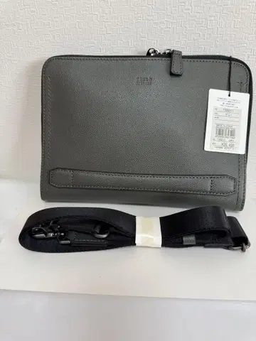 다케오 키쿠치 클러치백