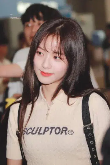 blackpink 지수 착용 sculptor 니트 탑 베이지