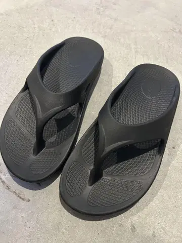 OOFOS 리커버리 샌들