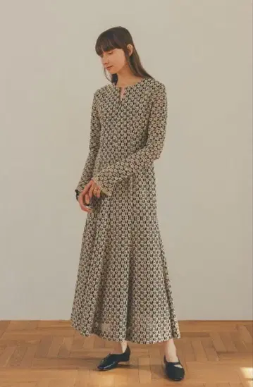 CLANE 3D FLOWER LACE ONE PIECE