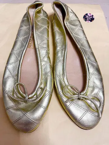 천연 가죽 골드 퀼팅 발레 슈즈