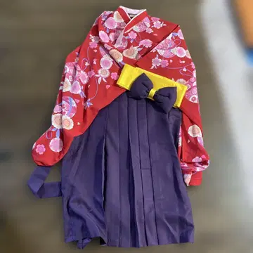 빨간색 꽃무늬 겉옷과 보라색 하카마 세트 초등학생 하카마 160cm